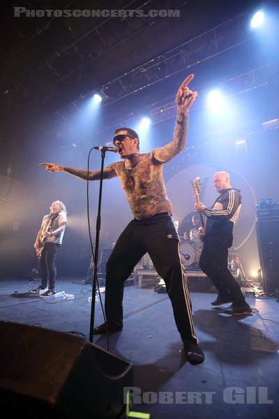 VIAGRA BOYS - 2022-12-11 - PARIS - Le Bataclan - Sebastian Murphy - Henrik Höckert - Tor Sjödén - Linus Hillborg